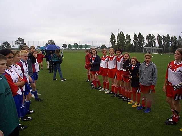 Die Alfener Fußball Mädchen (2000)