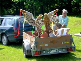 Der Vogel kommt