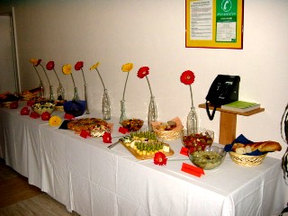 ... mit einem "sprechendem Salatbuffet"