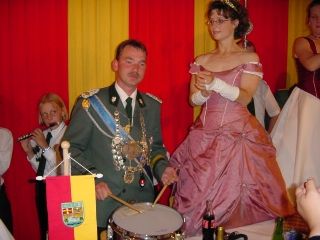 Abend versucht sich König Guido an der Trommel