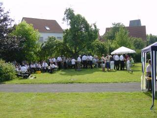 Im Pfarrgarten fanden sich dann alle wieder zusammen
