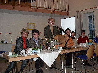 Nach dem Jahres- und Kassenbericht von Annette Witte und Annelie Limper
