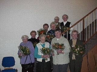 Die Jubilarinnen von links: 1. Reihe: Elisabeth Lüke, Thea Müller, Maria Kruse, Ingrid Ewers 2. Reihe: Maria Vinke, Caroline Reinstädler, Christine Ahrens, Maria Lorenz, Anna Ewers