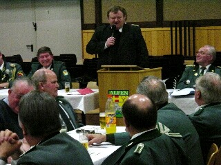 Präsens Schottek hier bei seinem Grußwort