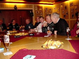 ... und die ersten Erfahrungen mit dem Euro ausgetauscht