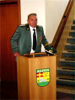 Diejenigen die lange genug ausgeharrt haben, hatten das vergnügen dem Ehrentambourmajor zuhören zu können, wenn er in Gedichtform über Jagdunfälle berichtet