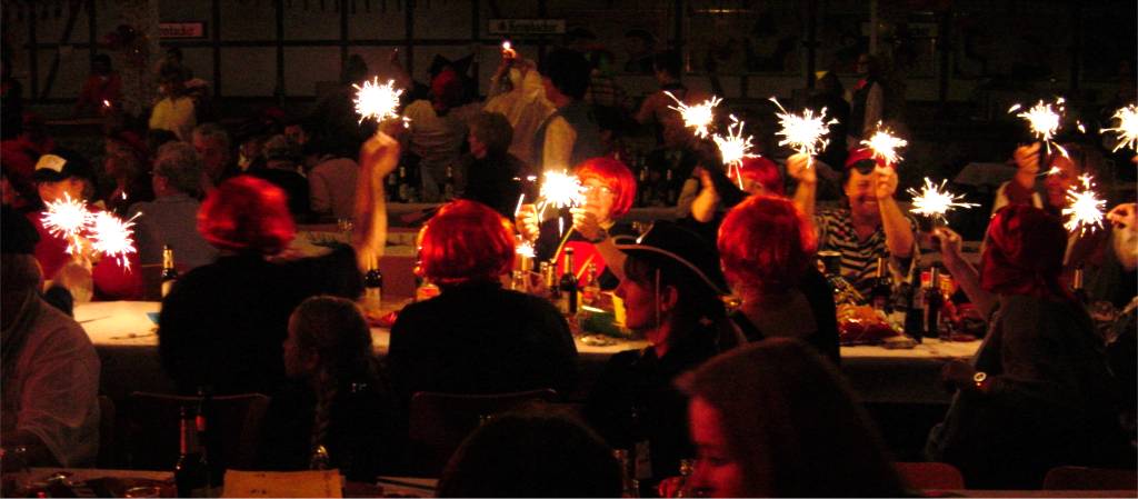 Weiberfastnacht in der Schützenhalle (2003)