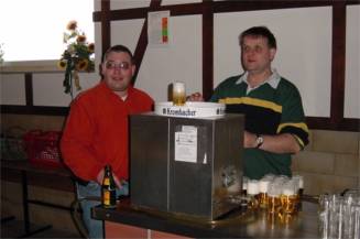 Dort warteten die Unteroffiziere mit einem kühlen Bier.