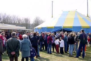 Am heutigen Samstag vor den Osterferien fand die Gala-Veranstaltung als Abschluss der Projektwoche "Zirkus" an der Alfener Grundschule statt.