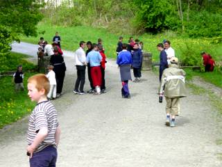 Die Kinder durchstreiften derweil die Umgebung