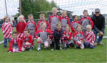 Hier das starke Mini Team des SV Rot Weiß Alfen ....