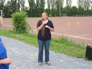 Das Kollegium unter der Leitung von Fr. Kolthammer hat die Bundesjugendspiele auf einen Samstag gelegt, um für Kinder und Eltern ein fröhliches Sportfest zu veranstalten!