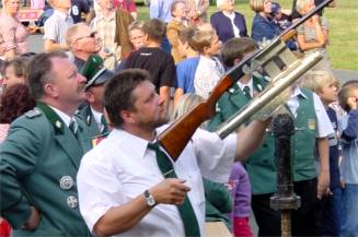 Nach anfänglich zögerlichem Beginn entbrannte ein spannendes Ringen um die Königswürde zwischen Hubert Müller ...