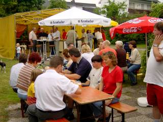... hatten in der Ringstraße den Spielplatz gemütlich hergerichtet