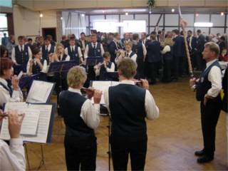 Musikverein Alfen feiert sein 75 jähriges Bestehen (2003)