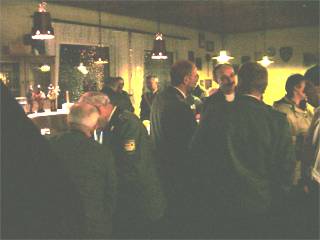 Anschließend hat der Schützenverein alle Teilnehmer an dem Gottesdienst in die Schützenhalle eingeladen.