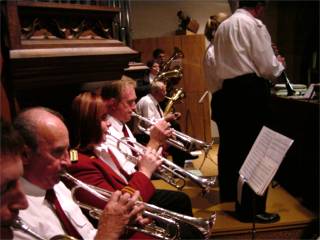 Unter Mitwirkung des Musikvereins Alfen wurde die für Hornbläser gesetzte Messe dargeboten.
