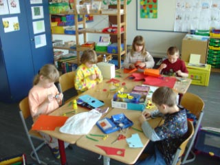 Frühlingstag in der Grundschule unterm Regenbogen (2004)