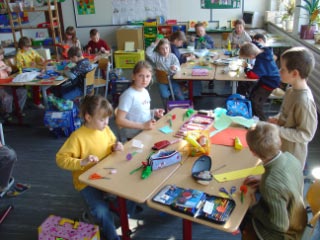 Frühlingstag in der Grundschule unterm Regenbogen (2004)