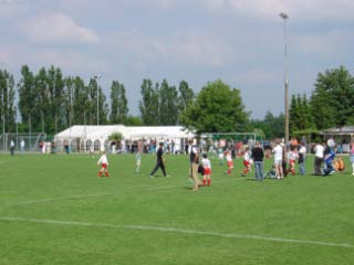 Der zweite Tag des Jugendsportfestes war den jüngeren Jahrgängen gewidmet: Die E-Jugend begann den Tag.