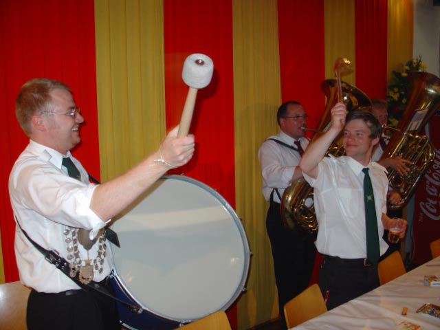 Hier noch einige Bilder des Musikvereins Alfen ...