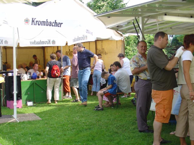 Die Südkompanie hat ganz Alfen an den Kleeberg eingeladen