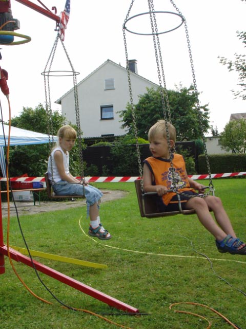 Neben dem Kinderschminken stand auch ein kleines Karussell zur Verfügung
