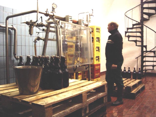 Abfüllung der 2 Liter Flaschen