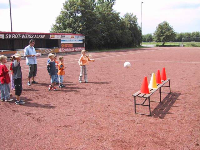 Auch in diesem Jahr veranstaltete der Alfener Sportverein zum Saisonauftakt ein Sportfest unter dem Motto "Ein Dorf bewegt sich"