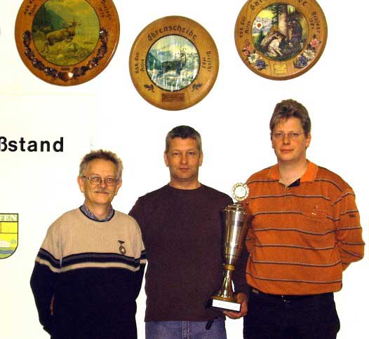 v.l. A.Mura (Bataillonsmeister) N.Pasel (Hptm.Ostkompanie) T.Reiher (Schießmeister)