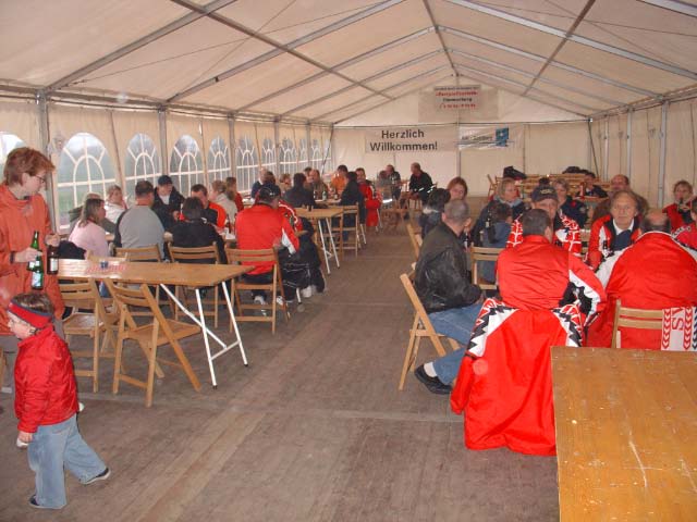 Angestiftet durch die Partnerschaft des Alfener Deutsch Französischen Freundschaftskreises trifft sich der Sportverein Alfen mit der Spielgemeinschaft Val de Sarthe einmal im Jahr.