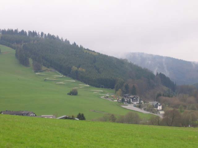 Beim Abstieg klarte es sogar etwas auf und das Sauerland zeigte was es zu bieten hat