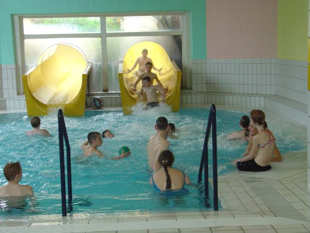 Der Sportverein hat seine Gäste in die Westfalen Therme eingeladen. Rutsche, Whirlpool, Sprungbrett und Außenbecken fanden super Anklang