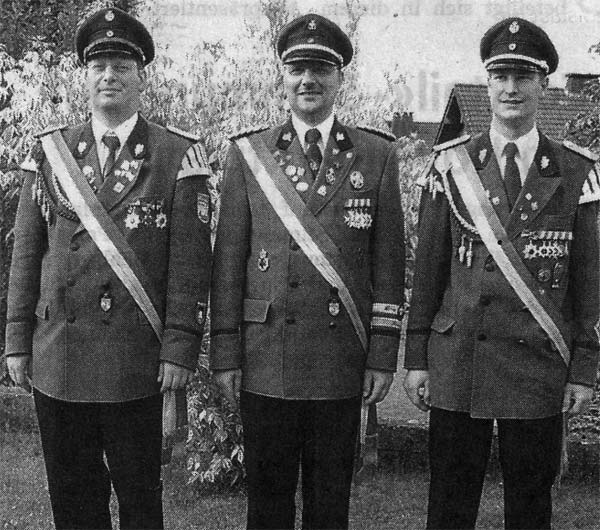 Die amtierenden Prinzen der St. Hubertus-Schützenbruderschaft: Apfelprinz: Thorsten Reiher Kronprinz: Michael Hartmann Zepterprinz: Jan Granitza
