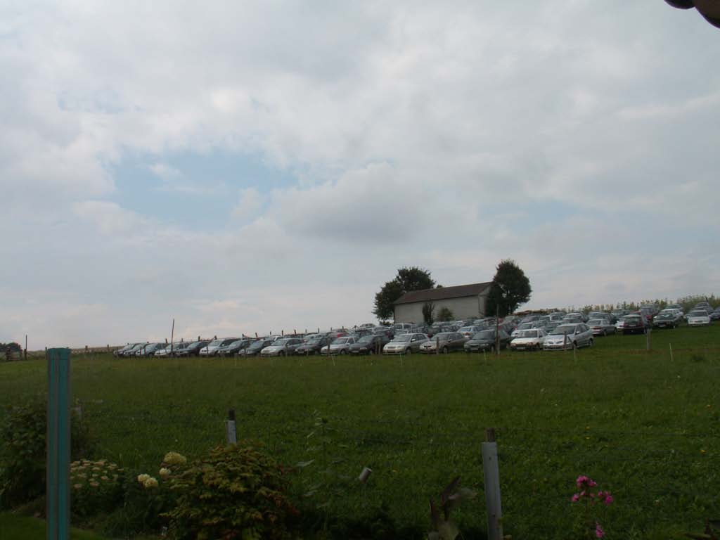 975-Dorfjubiläum - Umzug und Markt rund um den Kirchturm (2006)