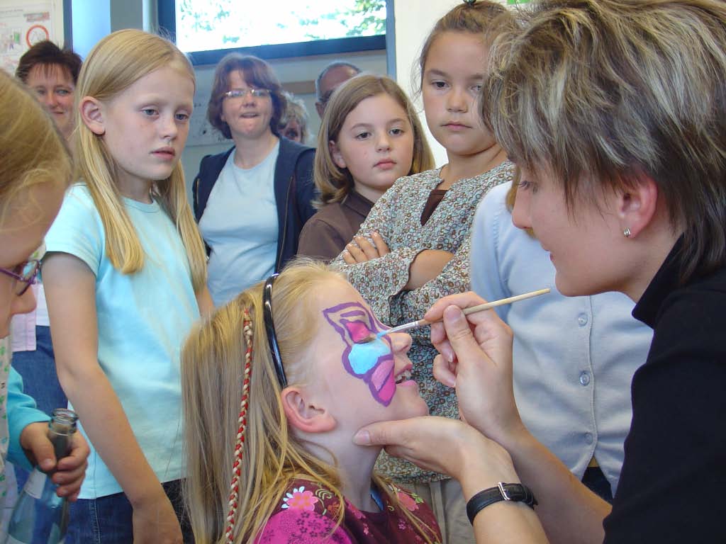 Die Grundschule Alfen wird 30 und feiert ein Schulfest (2006)