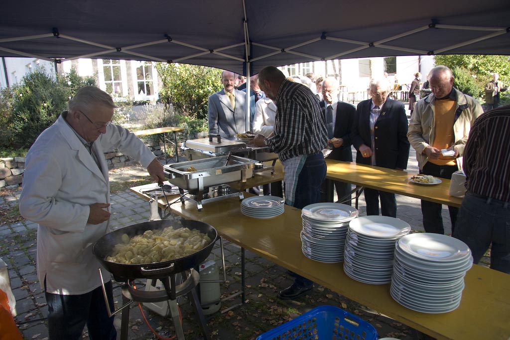 <p>Fest um die Kirchen und vor dem Buergerhaus</p>