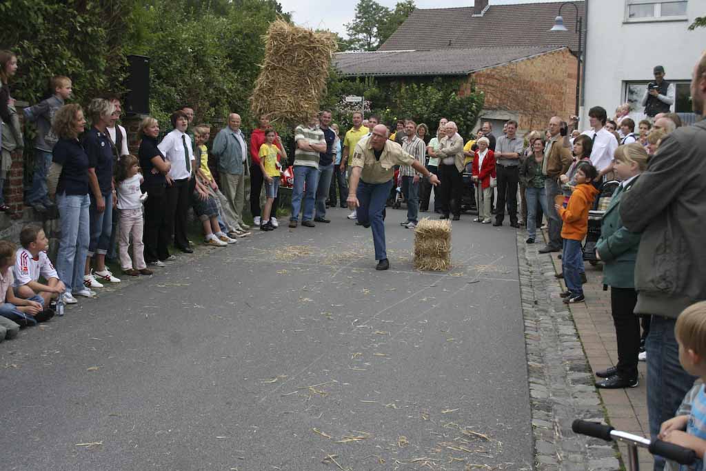<p>Selbst der Schützenkönig legte sich mit ins Zeug</p>
