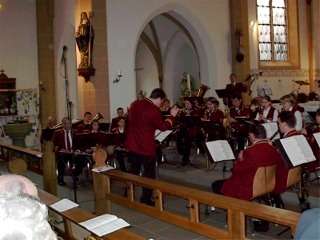 <p>Unter der Leitung von Baptist Müller wurden Stücke von Aron Copland, Queen, John Williams, Antonin Dvorak, Ennio Morricone und Michael Jackson</p>