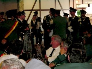 <p>Danach folgen Ehrungen …</p>