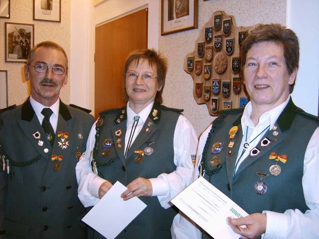 <p>Auszeichnung für Waltraut Mura und Margarete Zwick</p>