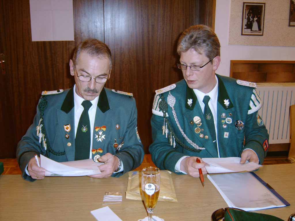 <p>Alter und Neuer Schießleiter v.l. Josef Koch, Thorsten Reiher</p>
