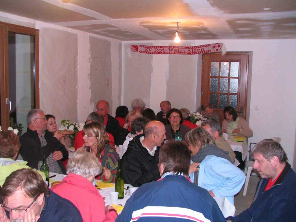 <p>Gemeinsames Grillen bei Familie Jarrié</p>