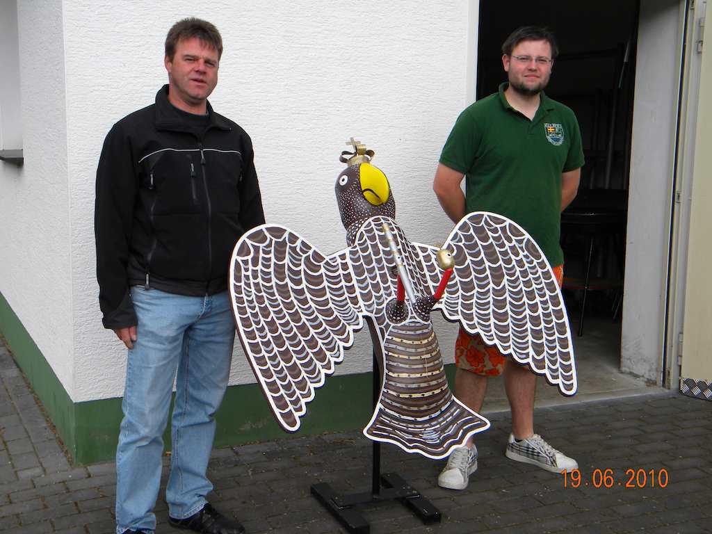<p>Die Vogelbauer für das Schützenjahr 2010: Dietmar Ahrens und Oliver Gürntke</p>