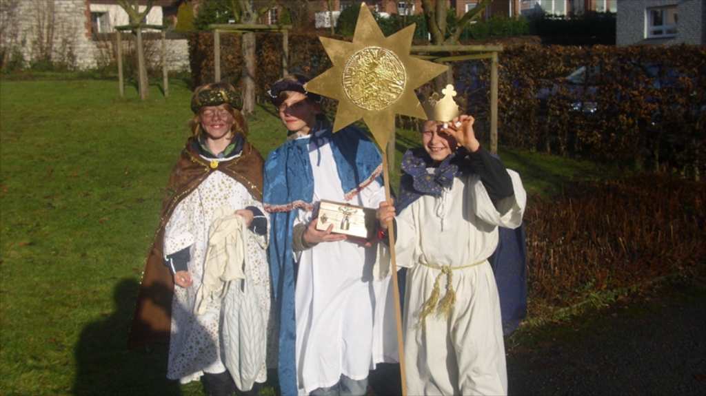 <p>Die Sternsinger in Alfen 2011</p>