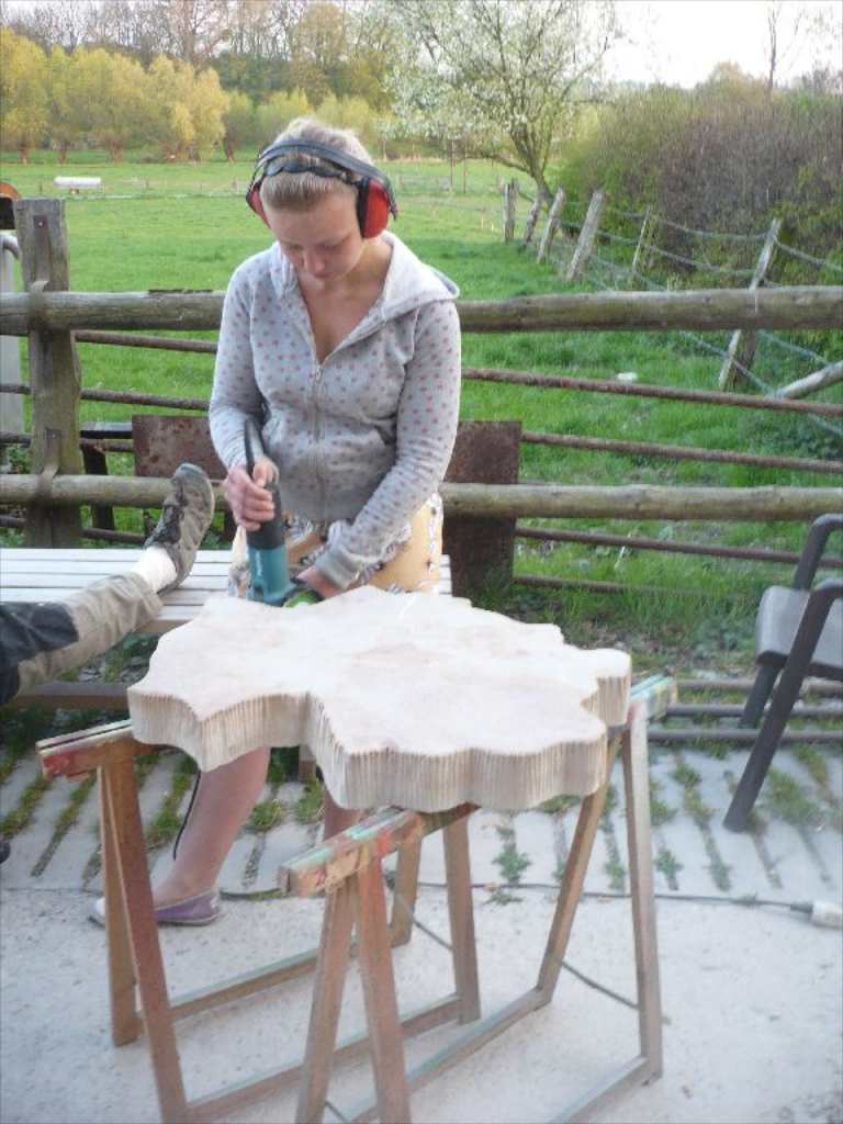 <p>Lisa Drüke beim Feinschliff (18.4.2011)</p>