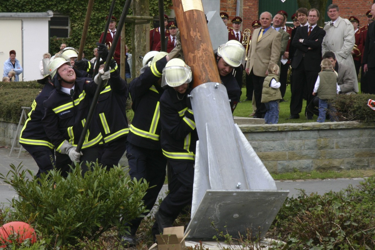 <p>Auch der Vereinsbaum und dessen aufstellen am 1. Mai ist mit auf seine Initiative zurückzuführen.</p>