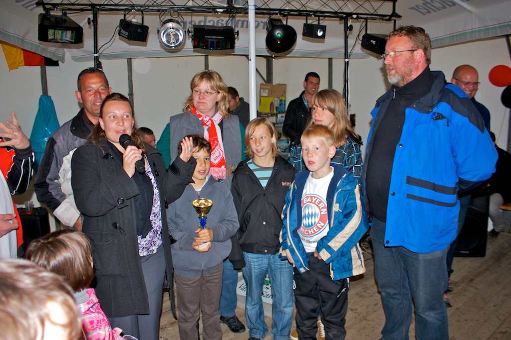 <p>Angetreten sind dabei die jeweiligen Gäste mit ihren Gastfamilien. Alle Teilnehmer hatten viel Spaß dabei. Der Pokal der Olympiade ging an Familie Couturier und Hölscher. </p>
