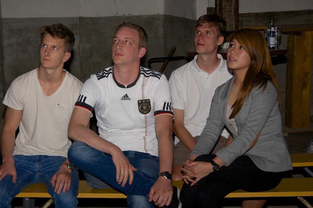 <p>Public Viewing in Westermeiers Scheune</p>