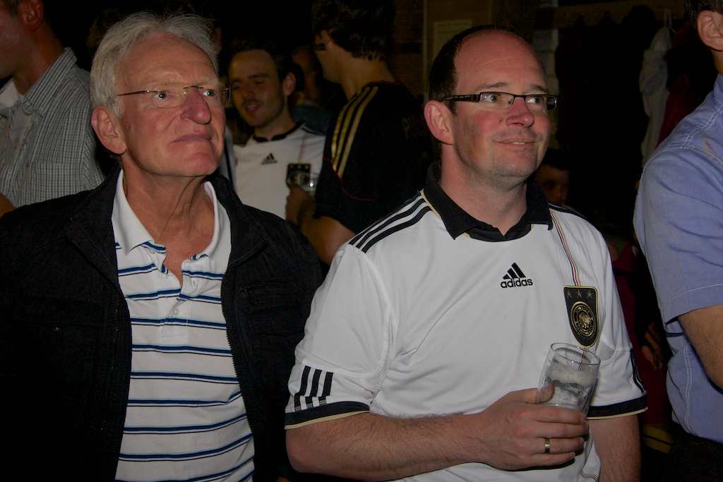 <p>Public Viewing in Westermeiers Scheune</p>